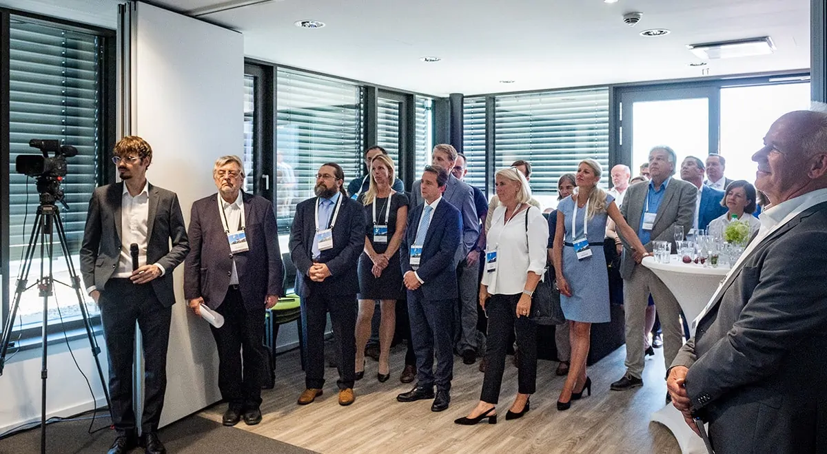 Gäste der Einweihungsfeier SIRION Biotech/Guests of the opening ceremony SIRION Biotech